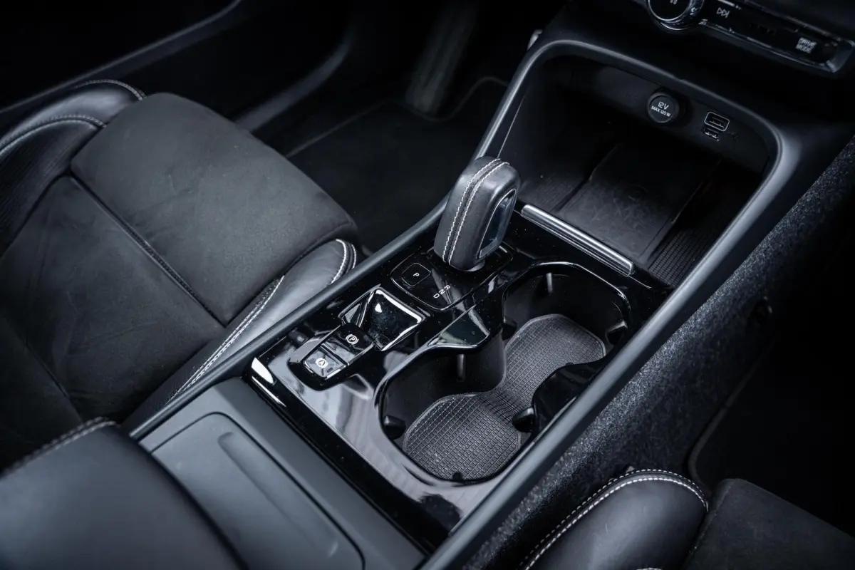 T4 2.0 190pk R-Design Trekhaak|Camera|ACC|Carplay|Dealeronderhouden