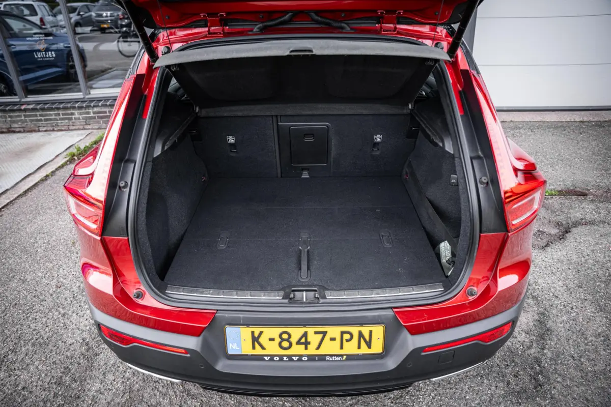 T4 2.0 190pk R-Design Trekhaak|Camera|ACC|Carplay|Dealeronderhouden