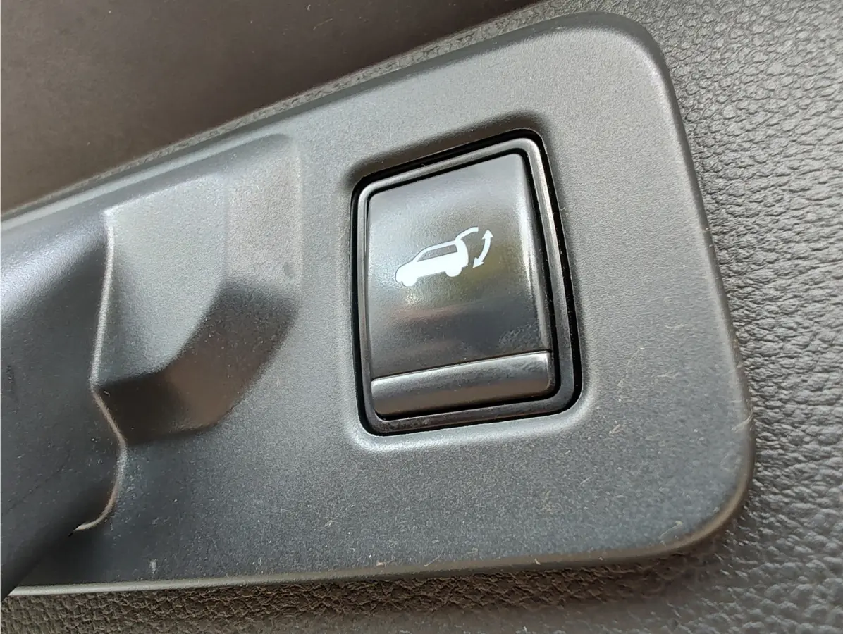 1.2 E-TECH FULL HYBRID ICONIC AUTOMAAT Stuurverwarming | 360 Camera | Keyless