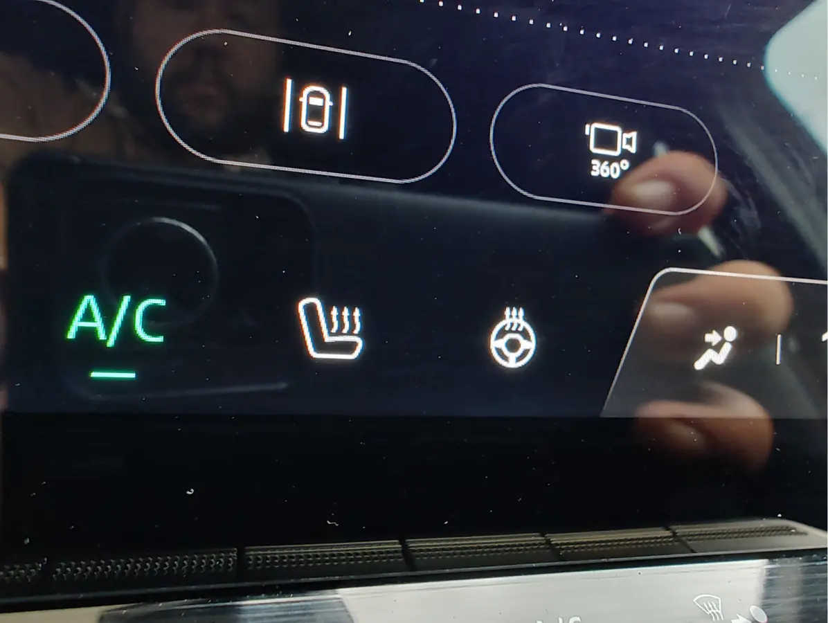 1.2 E-TECH FULL HYBRID ICONIC AUTOMAAT Stuurverwarming | 360 Camera | Keyless