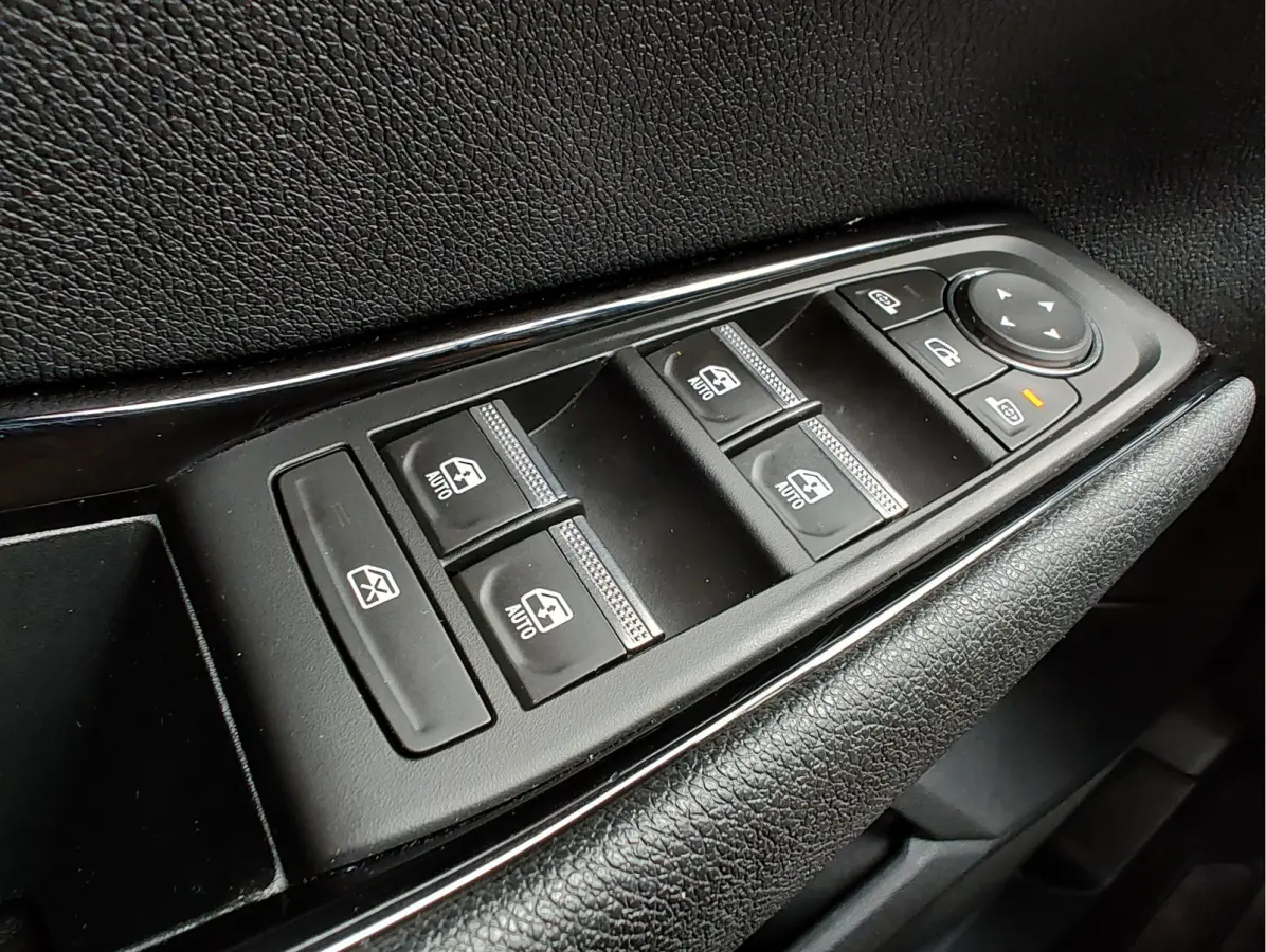 1.2 E-TECH FULL HYBRID ICONIC AUTOMAAT Stuurverwarming | 360 Camera | Keyless