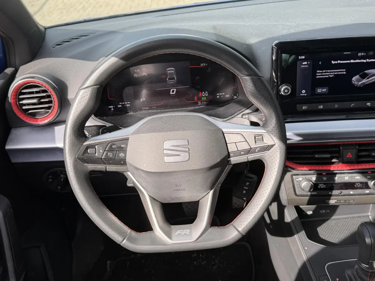 1.0 EcoTSI FR Business Connect 17"/Virtual cockpit/Climate/PDC/LED/Apple Carplay & Android Auto