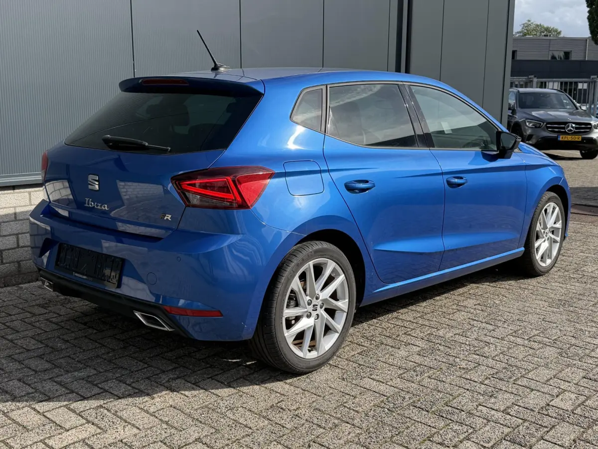 1.0 EcoTSI FR Business Connect 17"/Virtual cockpit/Climate/PDC/LED/Apple Carplay & Android Auto