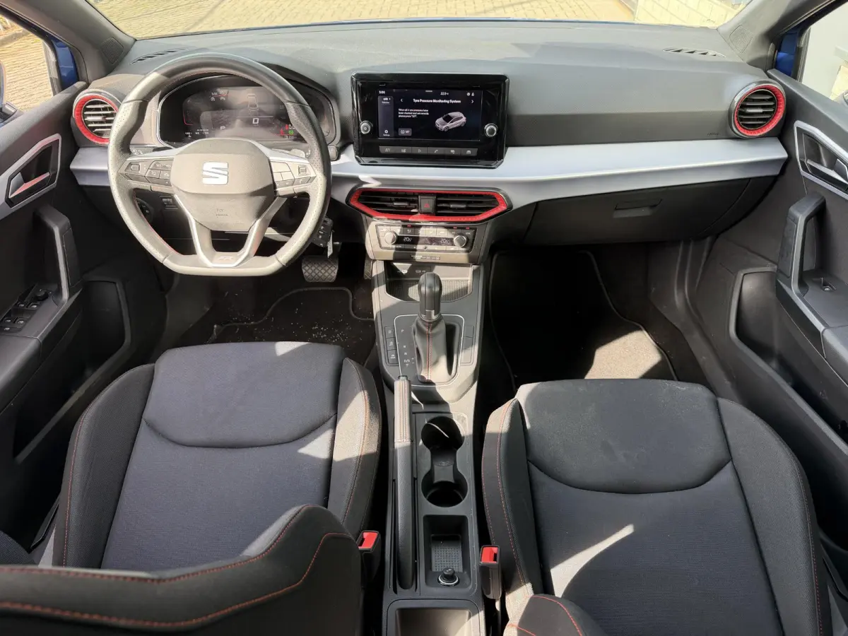 1.0 EcoTSI FR Business Connect 17"/Virtual cockpit/Climate/PDC/LED/Apple Carplay & Android Auto
