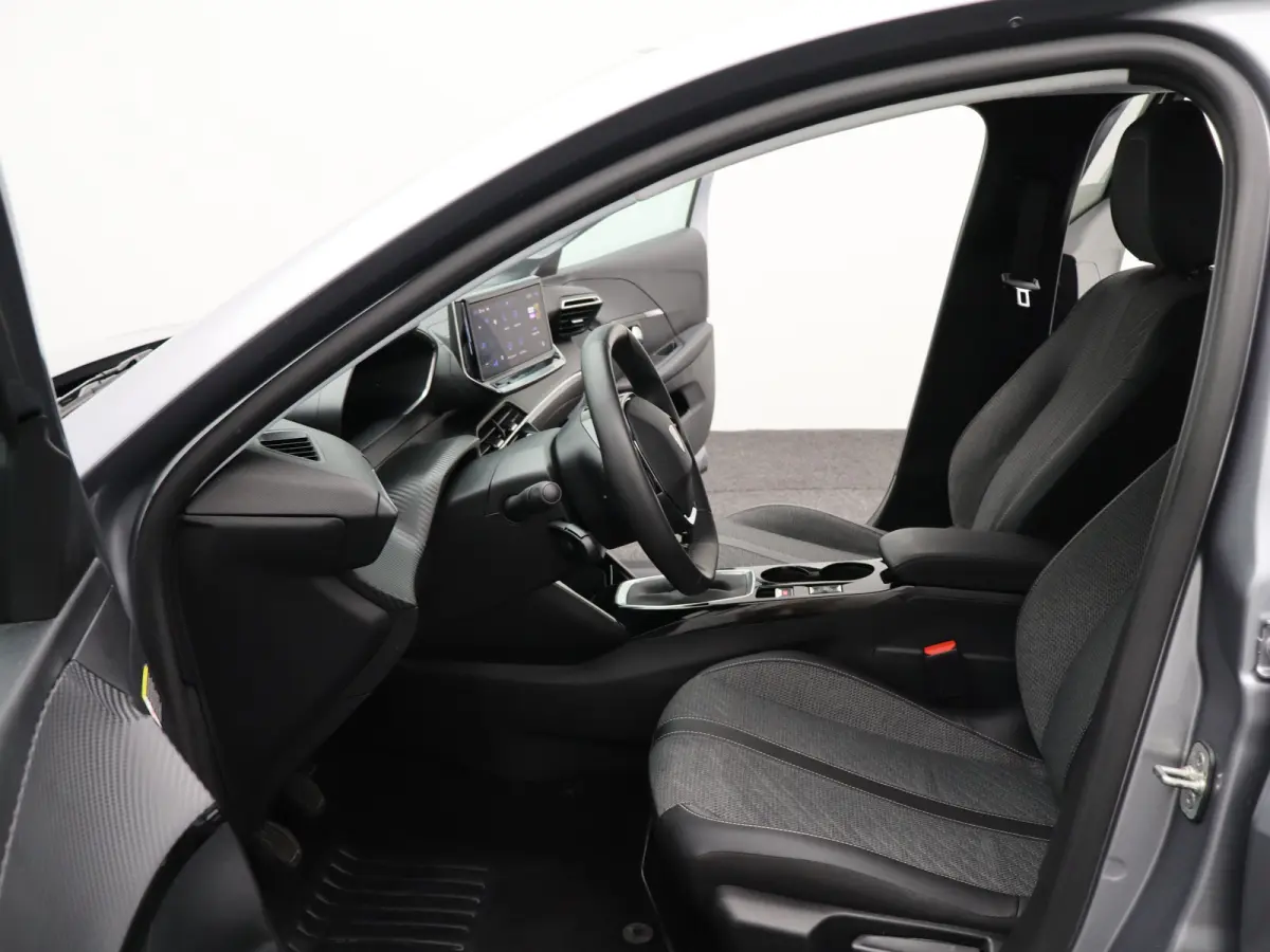 1.2 PureTech 100 Allure | Navi | Cruise | Clima | PDC V+A | Carplay | 16" LMV |