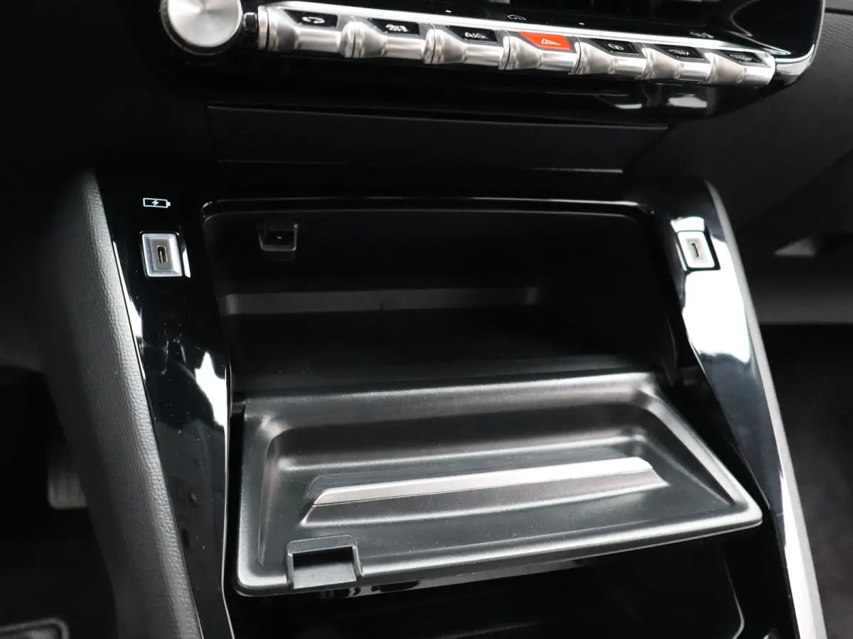 1.2 PureTech 100 Allure | Navi | Cruise | Clima | PDC V+A | Carplay | 16" LMV |