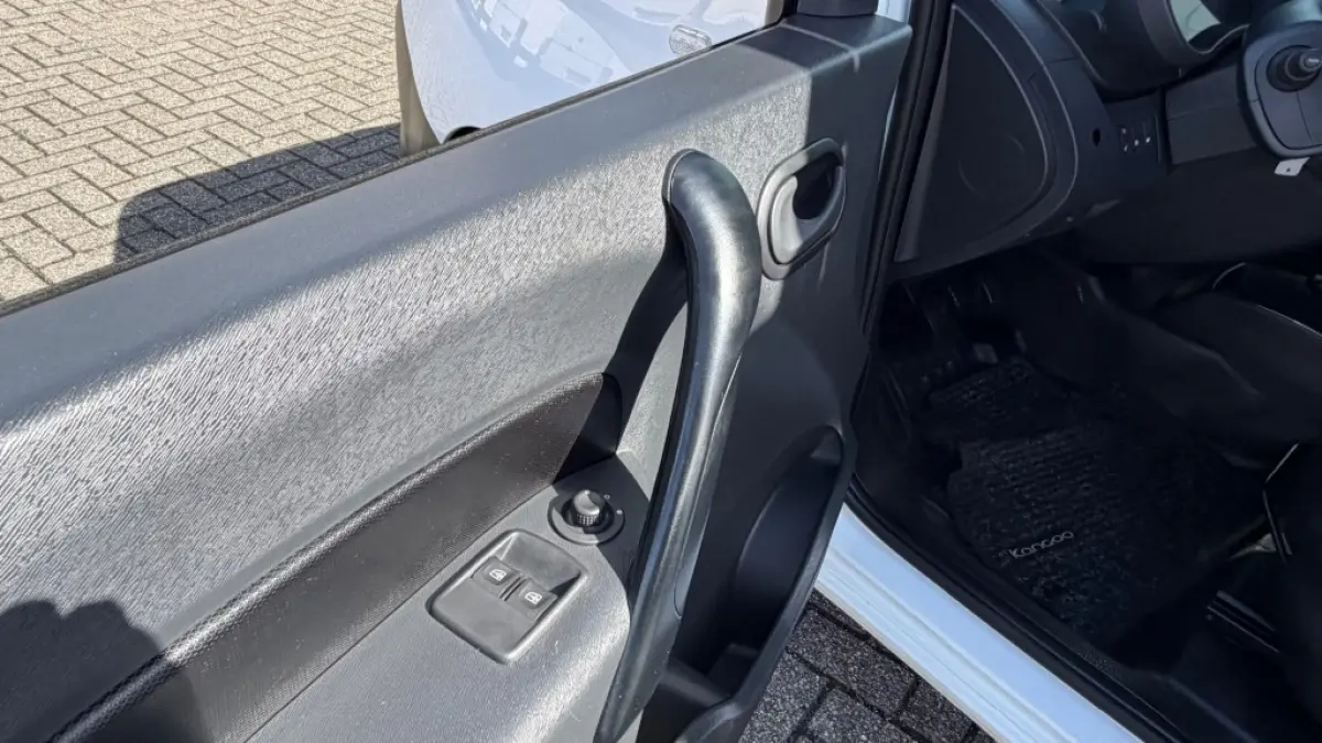 1.5 DCI 70KW 95PK MAXI L2H1 EURO 6 IMPERIAAL/ AIRCO/ NAVIGATIE/ PARKEERSENSOREN/ 100% DEALERONDERHOUDEN