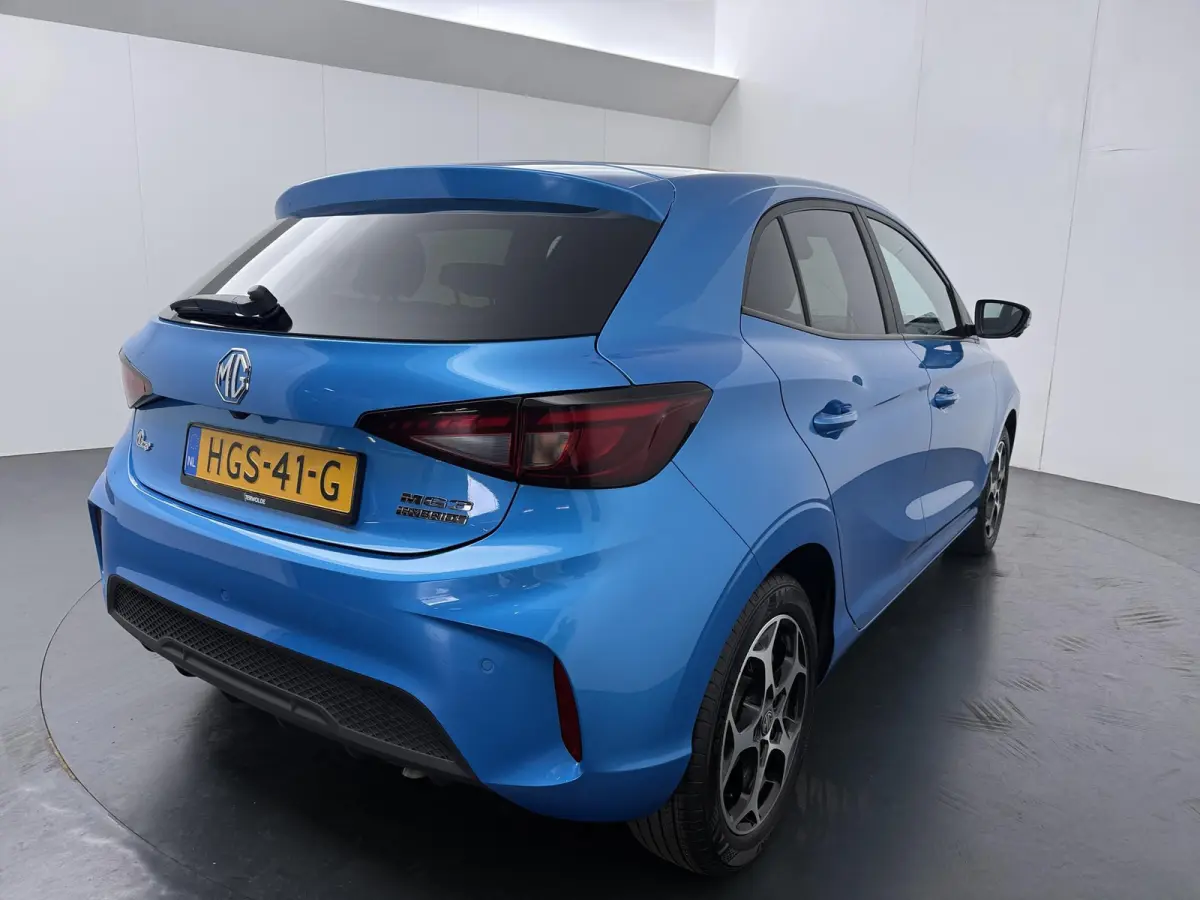 1.5 Hybrid+ Luxury | | Apple CarPlay | Achteruitrijcamera | Navigatie |