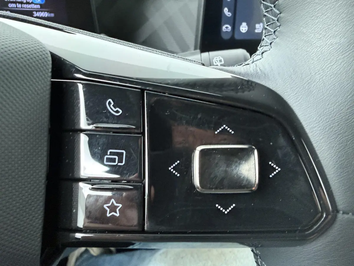 1.5 Hybrid+ Luxury | | Apple CarPlay | Achteruitrijcamera | Navigatie |