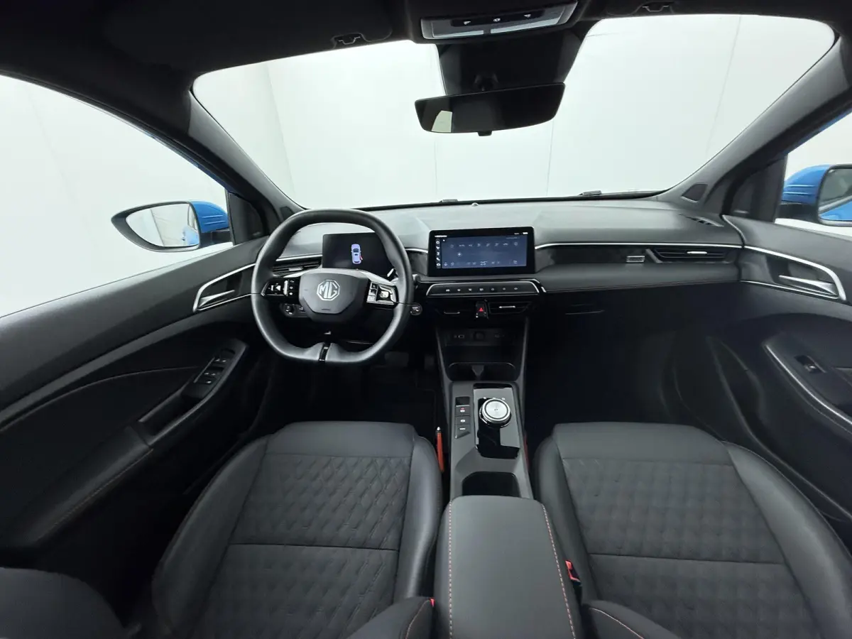 1.5 Hybrid+ Luxury | | Apple CarPlay | Achteruitrijcamera | Navigatie |