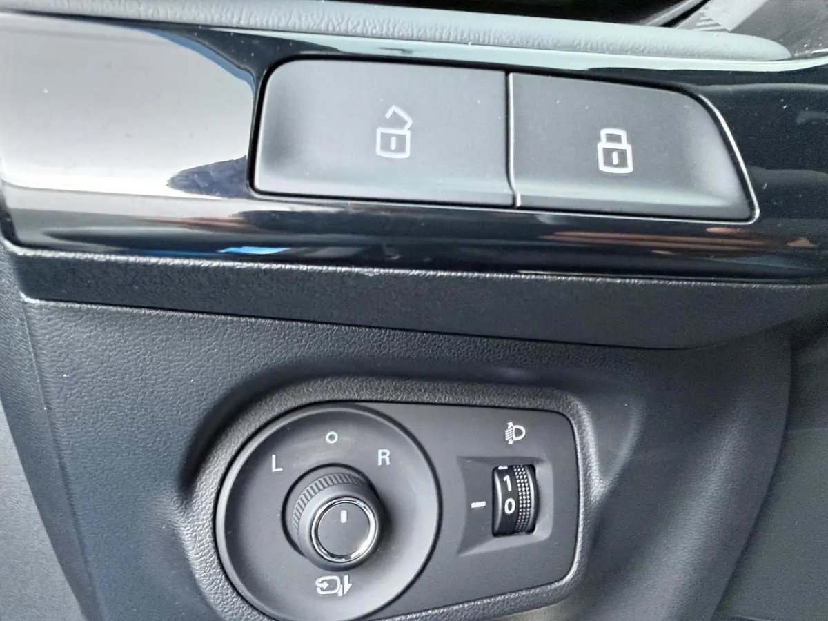 1.5 Hybrid+ Luxury | | Apple CarPlay | Achteruitrijcamera | Navigatie |
