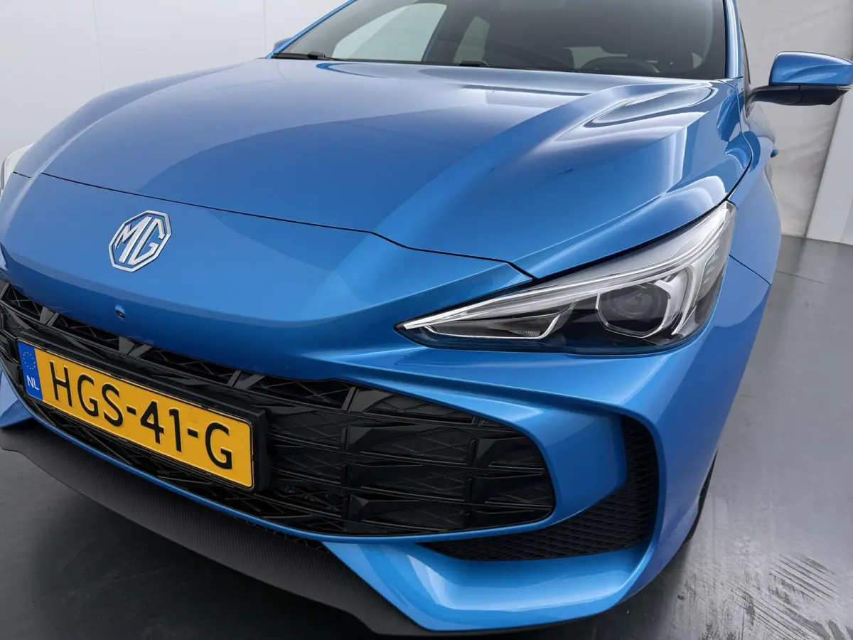 1.5 Hybrid+ Luxury | | Apple CarPlay | Achteruitrijcamera | Navigatie |