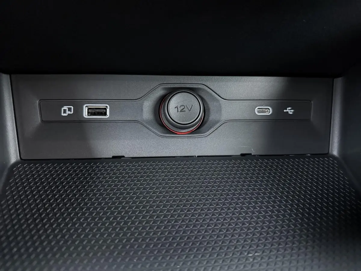 1.5 Hybrid+ Luxury | | Apple CarPlay | Achteruitrijcamera | Navigatie |