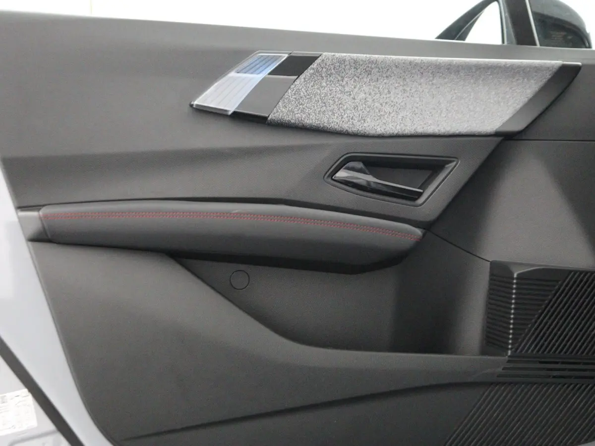 techno full hybrid E-Tech 160 pk | Private Lease vanaf €470! | Adapt. Cruise | Parkeercamera |