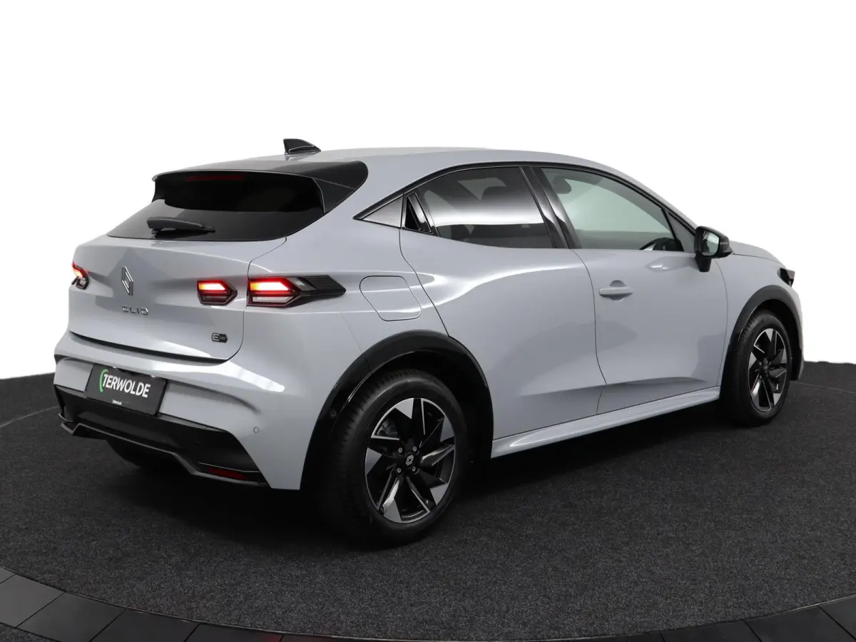 techno full hybrid E-Tech 160 pk | Private Lease vanaf €470! | Adapt. Cruise | Parkeercamera |