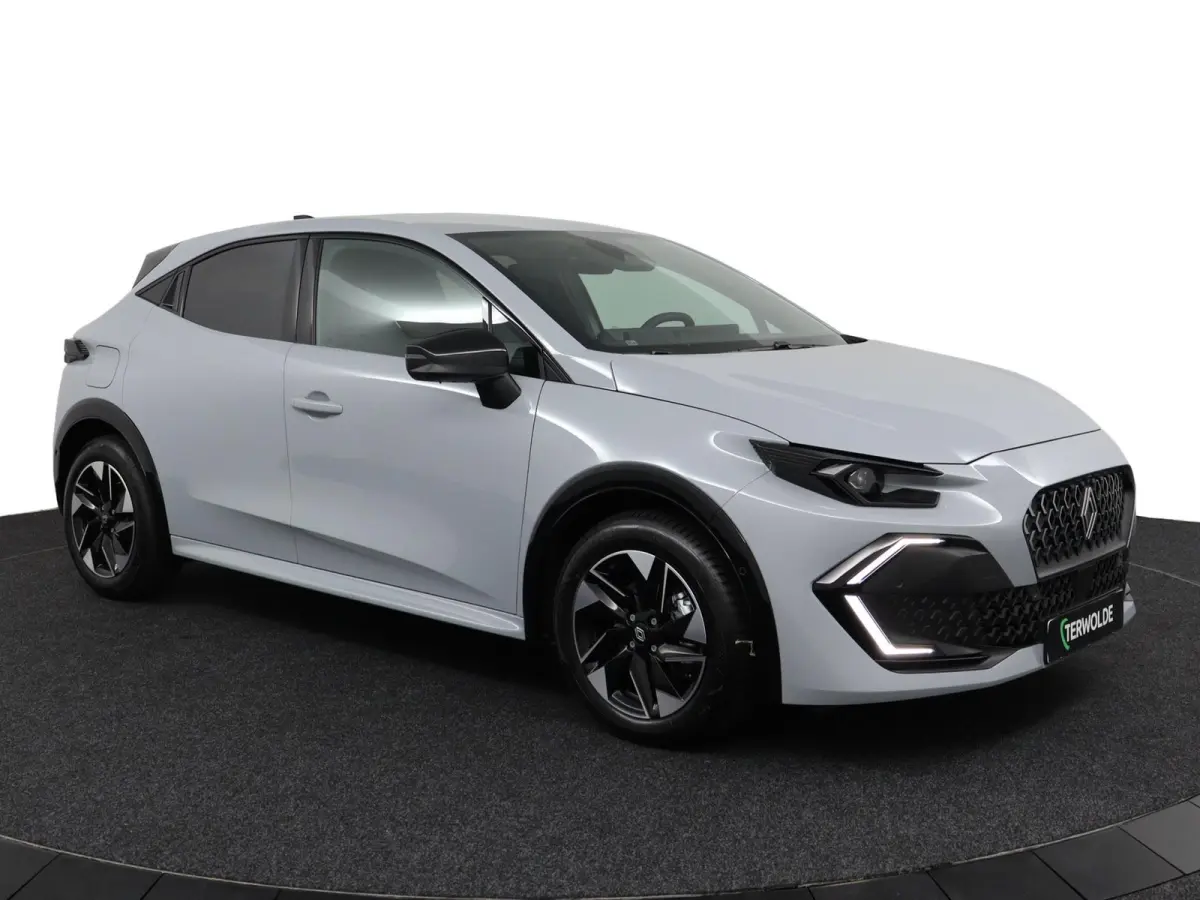 techno full hybrid E-Tech 160 pk | Private Lease vanaf €470! | Adapt. Cruise | Parkeercamera |