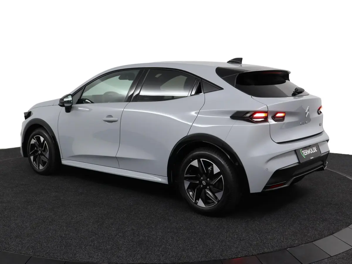 techno full hybrid E-Tech 160 pk | Private Lease vanaf €470! | Adapt. Cruise | Parkeercamera |