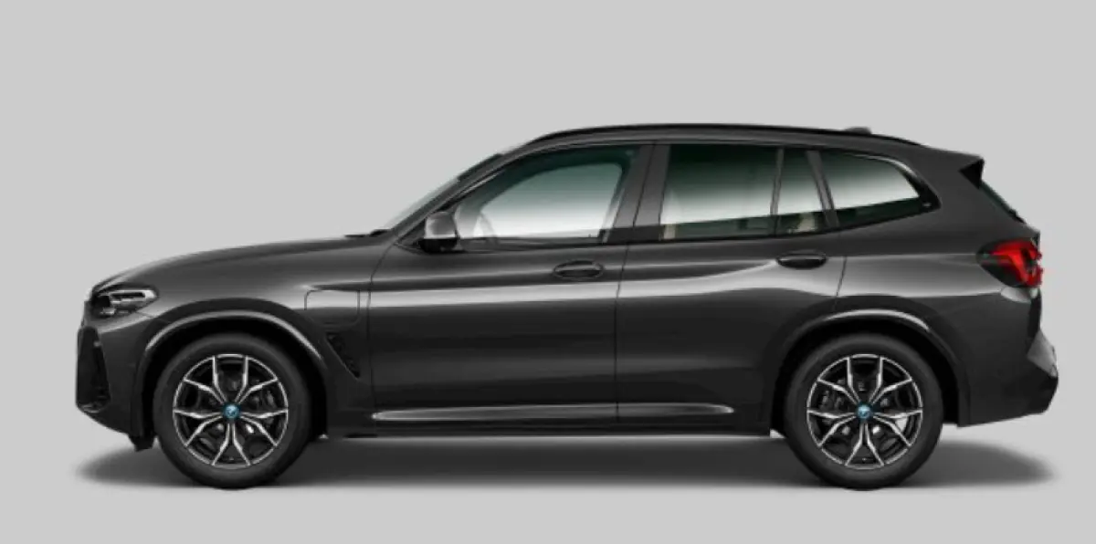 xDrive30e M Sport - Elektrisch verstelbare/verwarmde stoelen - Parking/Driving Assistant - Comfort Access - Geluiddempende/Getinte Ruiten - BMW Live Cockpit Professional -
