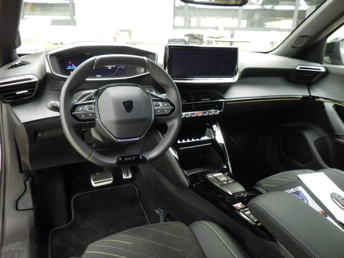EV GT Avantage 54 kWh | Fase 3 laden | SOH 98% | Massage | Luxe stoelen | Warmtepomp | Navigatie | NL auto | 17.500km |