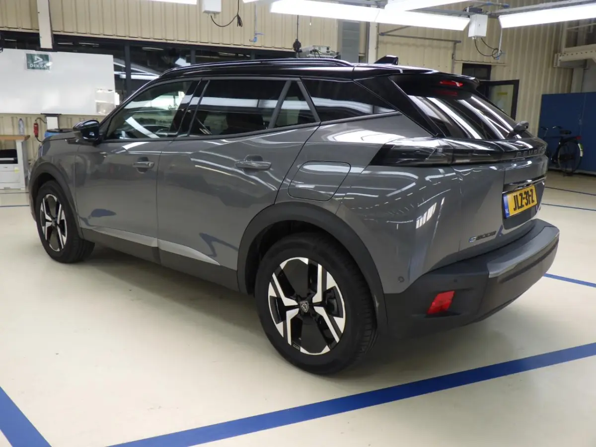 EV GT Avantage 54 kWh | Fase 3 laden | SOH 98% | Massage | Luxe stoelen | Warmtepomp | Navigatie | NL auto | 17.500km |