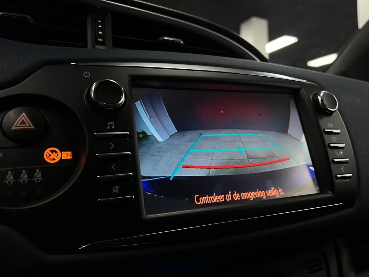 1.5 Hybrid Bi-Tone Plus | Navi| Keyless| Cruise
