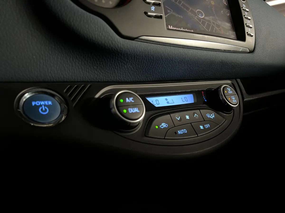 1.5 Hybrid Bi-Tone Plus | Navi| Keyless| Cruise