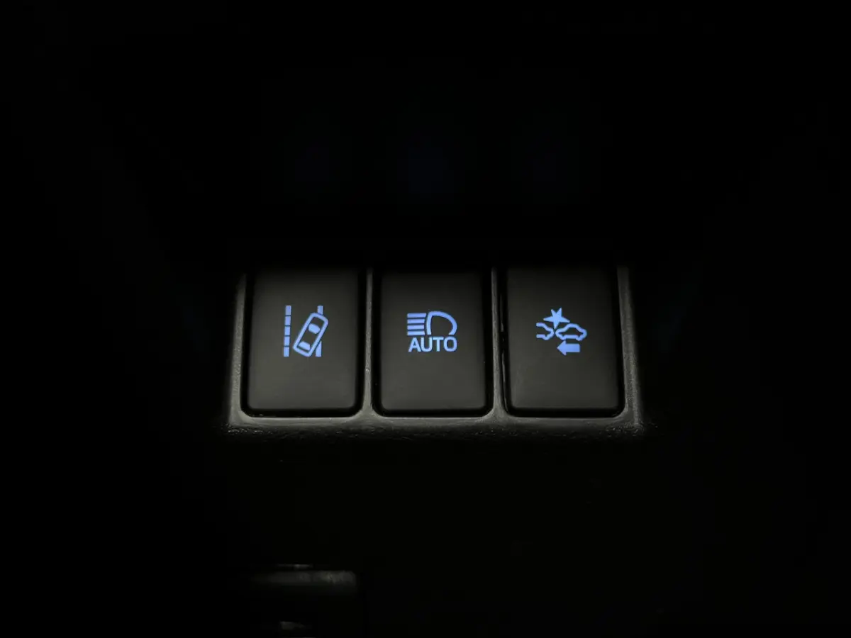 1.5 Hybrid Bi-Tone Plus | Navi| Keyless| Cruise