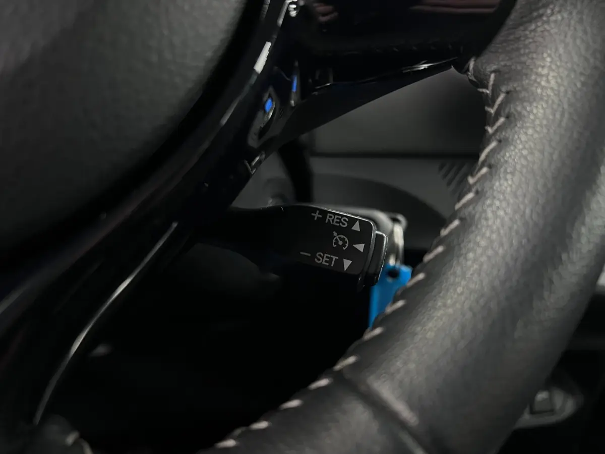 1.5 Hybrid Bi-Tone Plus | Navi| Keyless| Cruise