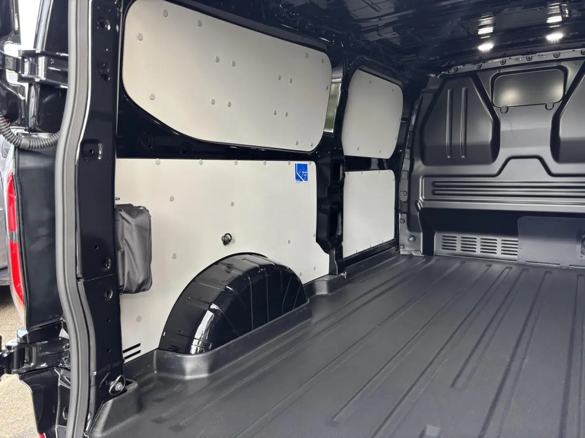 340 L2H1 Sport 71 kWh 218PK 2x Schuifdeur B&O Audio 2300KG Trekgewicht Adaptieve Cruise Navi Stoelverwarming Carplay Blind-Spot *Nieuw*