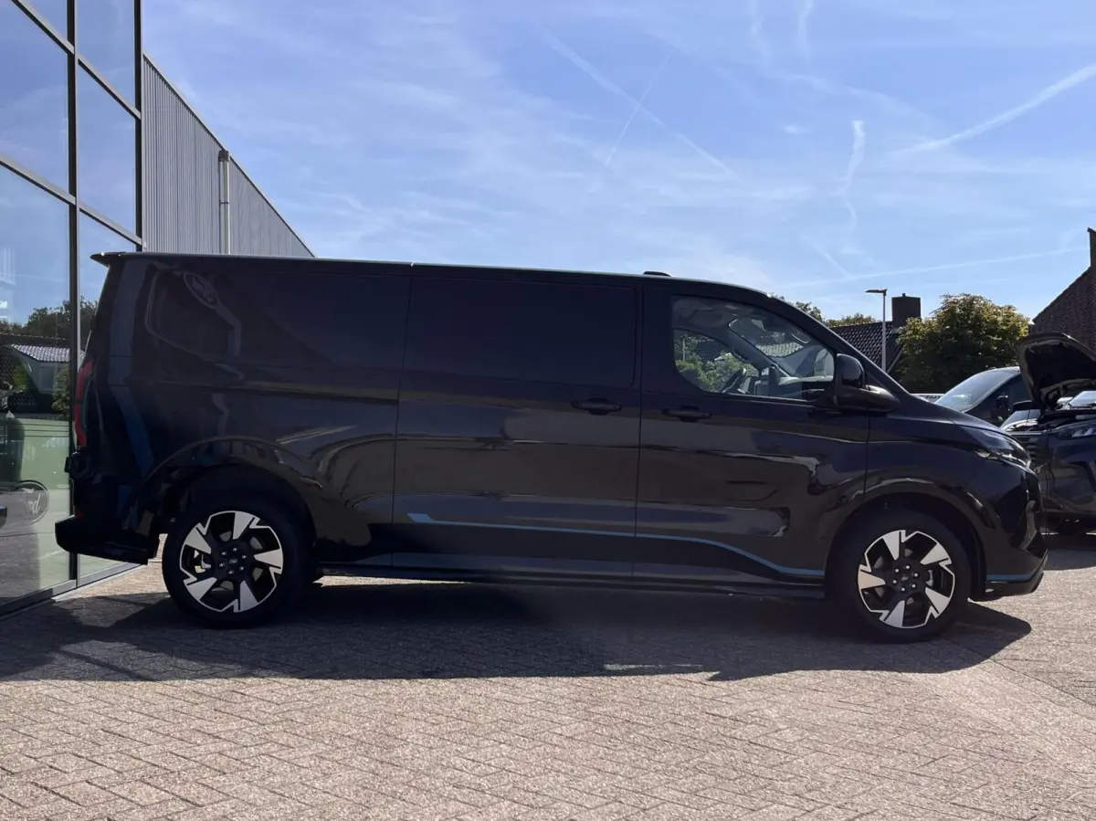 340 L2H1 Sport 71 kWh 218PK 2x Schuifdeur B&O Audio 2300KG Trekgewicht Adaptieve Cruise Navi Stoelverwarming Carplay Blind-Spot *Nieuw*