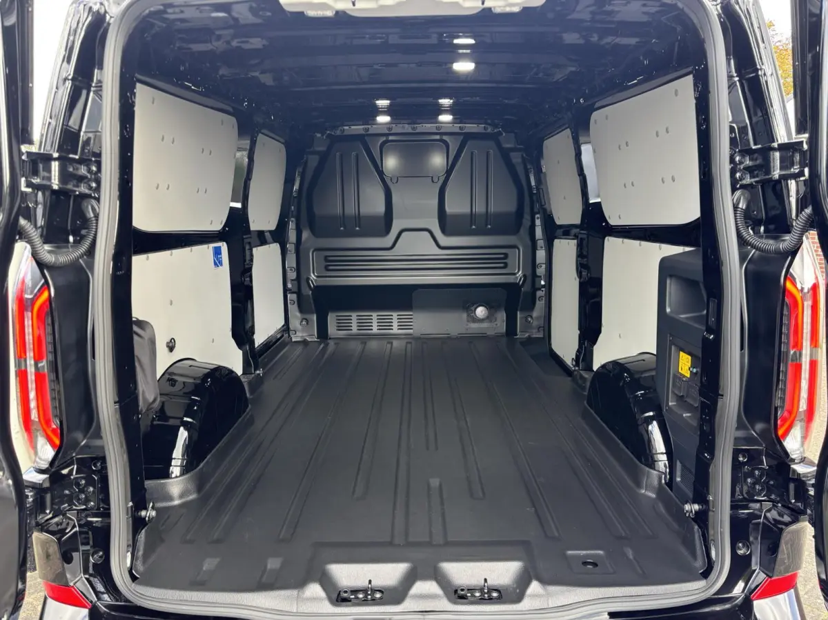 340 L2H1 Sport 71 kWh 218PK 2x Schuifdeur B&O Audio 2300KG Trekgewicht Adaptieve Cruise Navi Stoelverwarming Carplay Blind-Spot *Nieuw*
