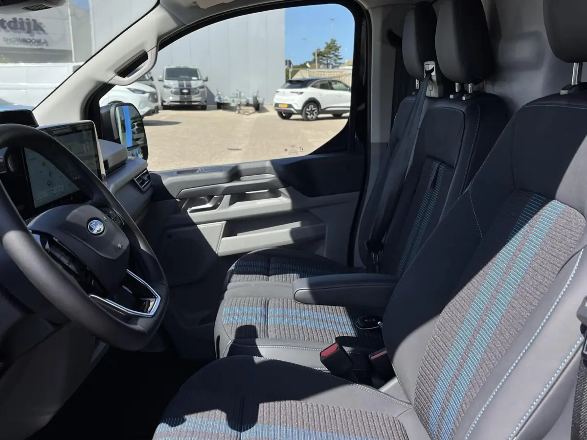 340 L2H1 Sport 71 kWh 218PK 2x Schuifdeur B&O Audio 2300KG Trekgewicht Adaptieve Cruise Navi Stoelverwarming Carplay Blind-Spot *Nieuw*