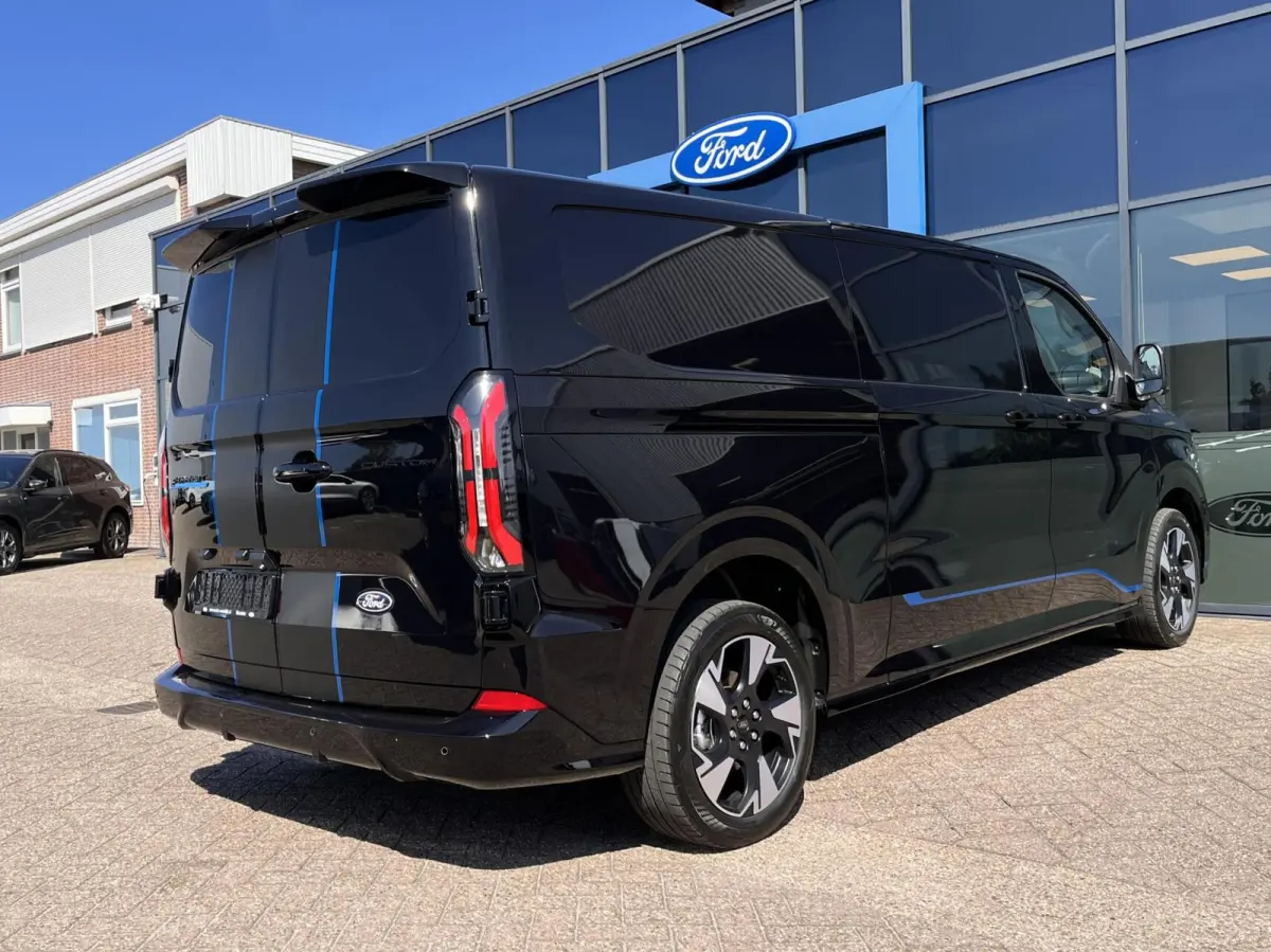 340 L2H1 Sport 71 kWh 218PK 2x Schuifdeur B&O Audio 2300KG Trekgewicht Adaptieve Cruise Navi Stoelverwarming Carplay Blind-Spot *Nieuw*