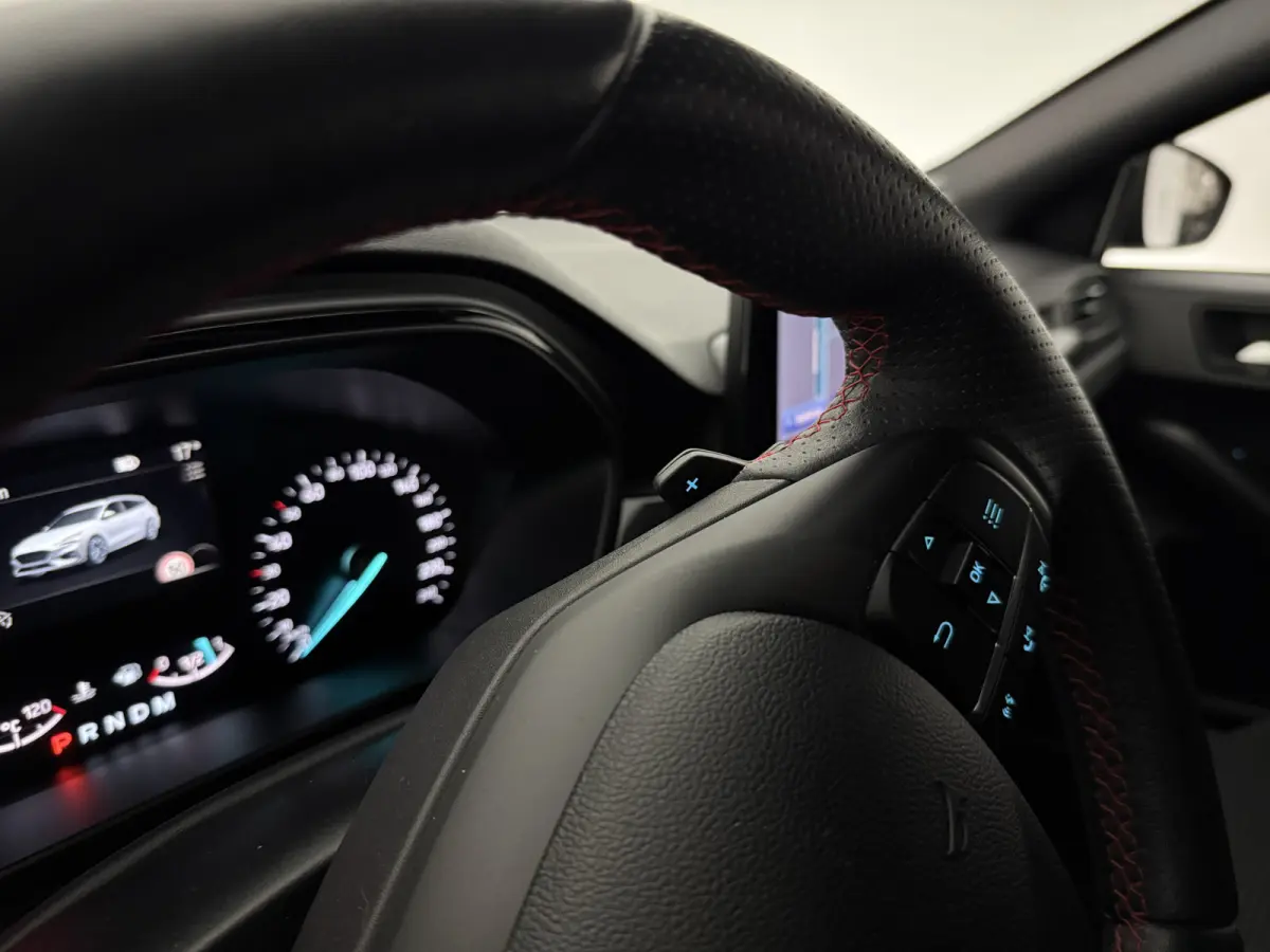 1.5 EcoBoost ST Line Business | Camera | Clima | B&O | Cruise | Carplay | Navi | Stoel/Stuurverw.