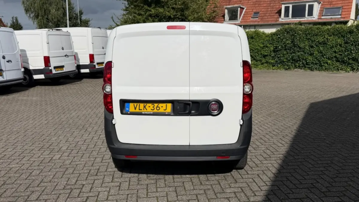 1.6 MJ 77KW 105PK EURO 6 3 ZITS BIJRIJDERSBANK/ AIRCO/ CRUISE CONTROL/ ORIGINEEL AUDIO/ 100% DEALERONDERHOUDEN
