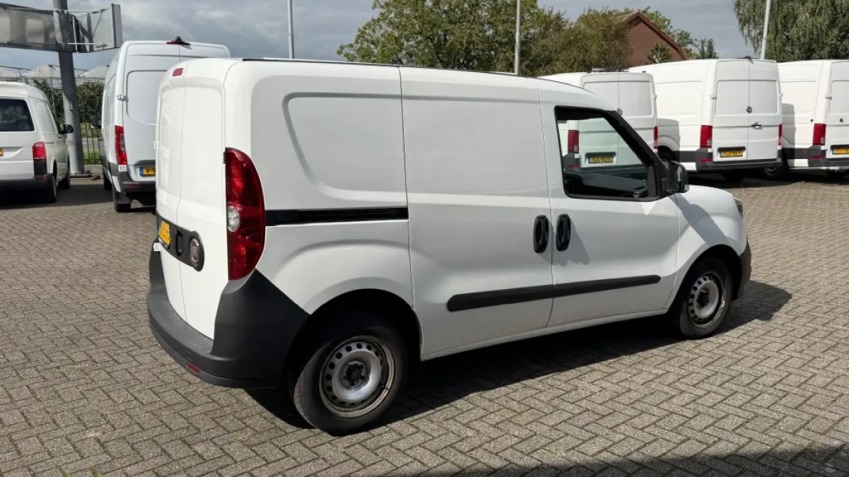1.6 MJ 77KW 105PK EURO 6 3 ZITS BIJRIJDERSBANK/ AIRCO/ CRUISE CONTROL/ ORIGINEEL AUDIO/ 100% DEALERONDERHOUDEN