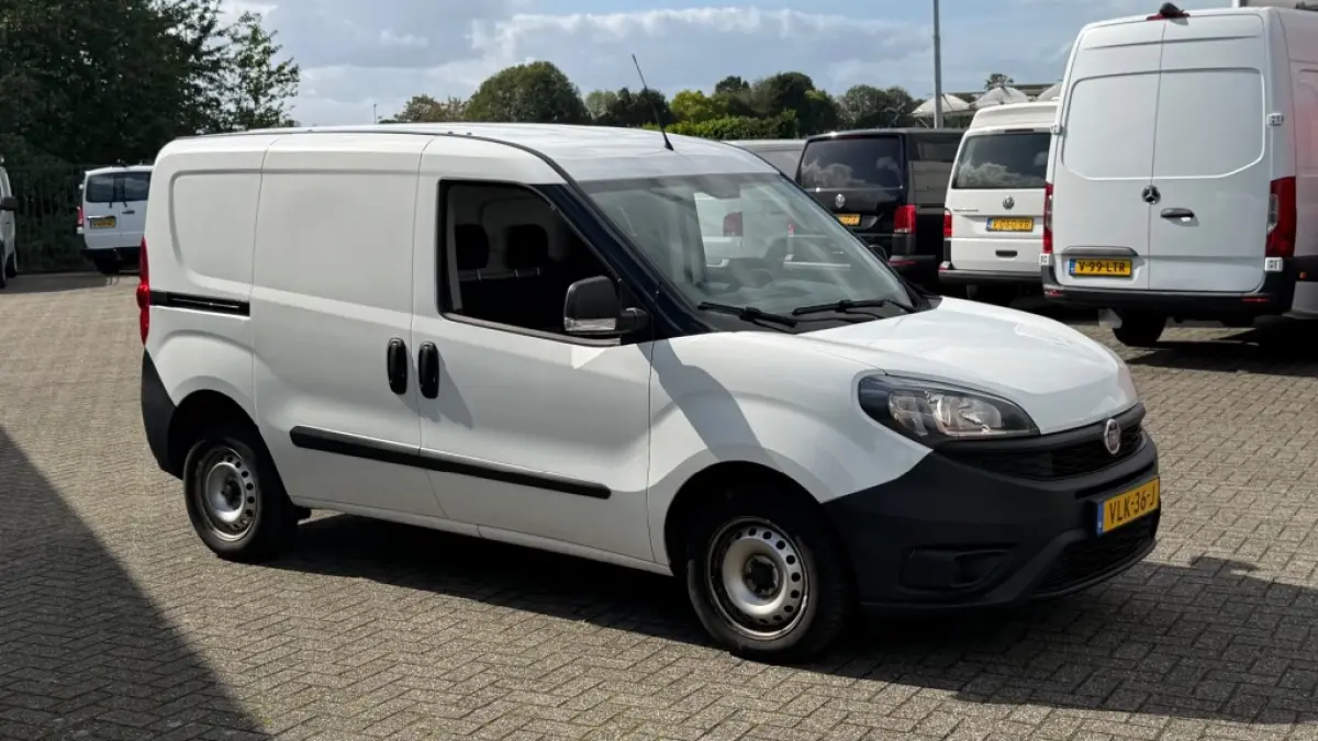 1.6 MJ 77KW 105PK EURO 6 3 ZITS BIJRIJDERSBANK/ AIRCO/ CRUISE CONTROL/ ORIGINEEL AUDIO/ 100% DEALERONDERHOUDEN
