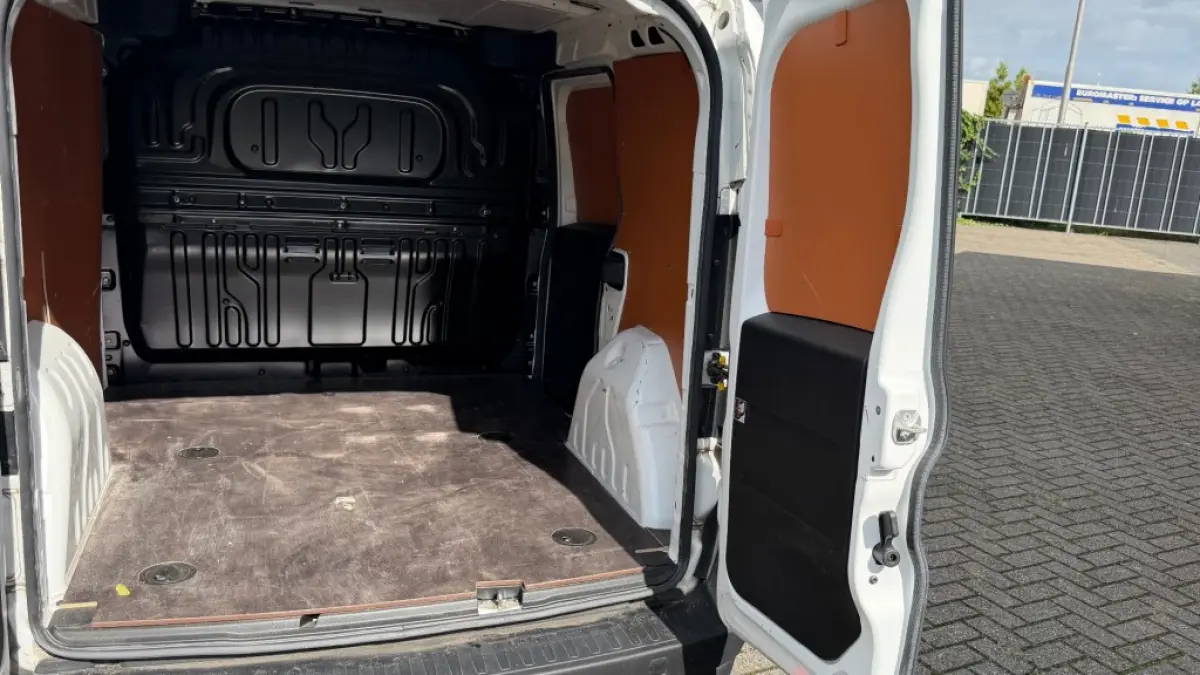 1.6 MJ 77KW 105PK EURO 6 3 ZITS BIJRIJDERSBANK/ AIRCO/ CRUISE CONTROL/ ORIGINEEL AUDIO/ 100% DEALERONDERHOUDEN
