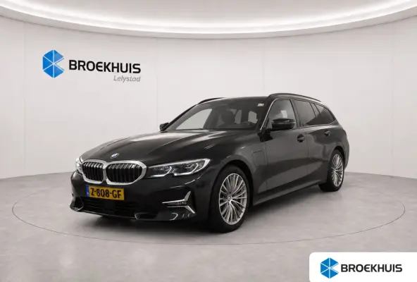 330E XDRIVE 292PK HIGH EXECUTIVE AUTOMAAT SOH 89% / NAVI / CLIMA / FULL-LED / PDC / 18" LMV / KEYLESS / PANO. DAK / WEGKLAP. TREKHAAK / ADAPT. CRUISECONTROL !!