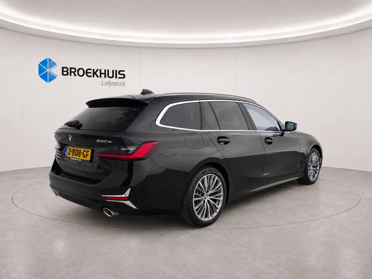 330E XDRIVE 292PK HIGH EXECUTIVE AUTOMAAT SOH 89% / NAVI / CLIMA / FULL-LED / PDC / 18" LMV / KEYLESS / PANO. DAK / WEGKLAP. TREKHAAK / ADAPT. CRUISECONTROL !!