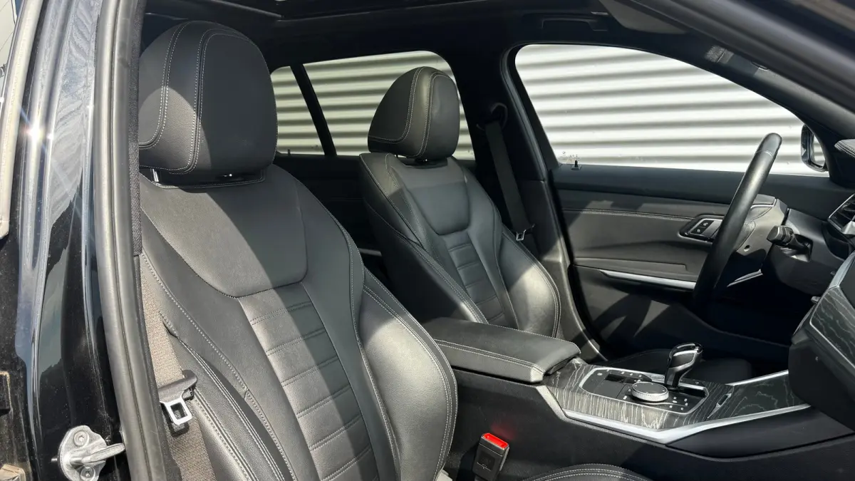 330E XDRIVE 292PK HIGH EXECUTIVE AUTOMAAT SOH 89% / NAVI / CLIMA / FULL-LED / PDC / 18" LMV / KEYLESS / PANO. DAK / WEGKLAP. TREKHAAK / ADAPT. CRUISECONTROL !!