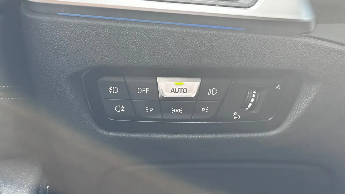 330E XDRIVE 292PK HIGH EXECUTIVE AUTOMAAT SOH 89% / NAVI / CLIMA / FULL-LED / PDC / 18" LMV / KEYLESS / PANO. DAK / WEGKLAP. TREKHAAK / ADAPT. CRUISECONTROL !!