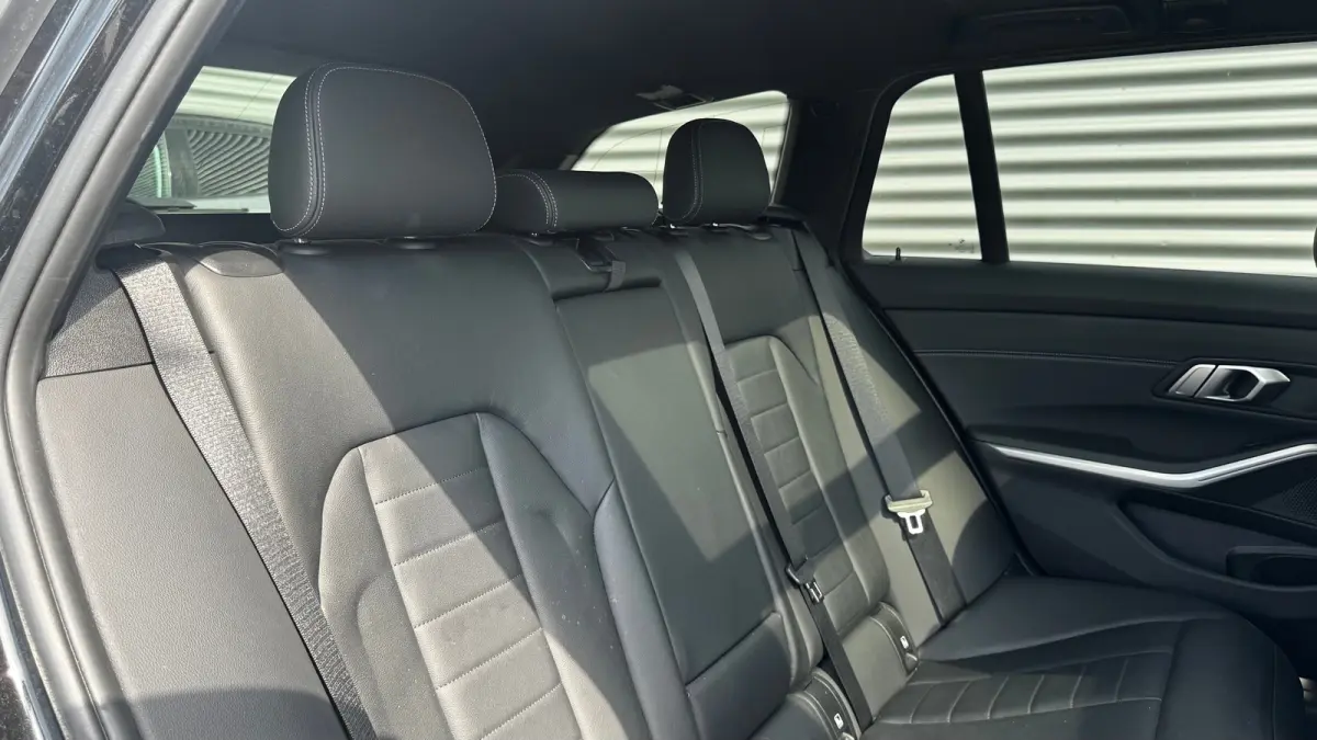 330E XDRIVE 292PK HIGH EXECUTIVE AUTOMAAT SOH 89% / NAVI / CLIMA / FULL-LED / PDC / 18" LMV / KEYLESS / PANO. DAK / WEGKLAP. TREKHAAK / ADAPT. CRUISECONTROL !!