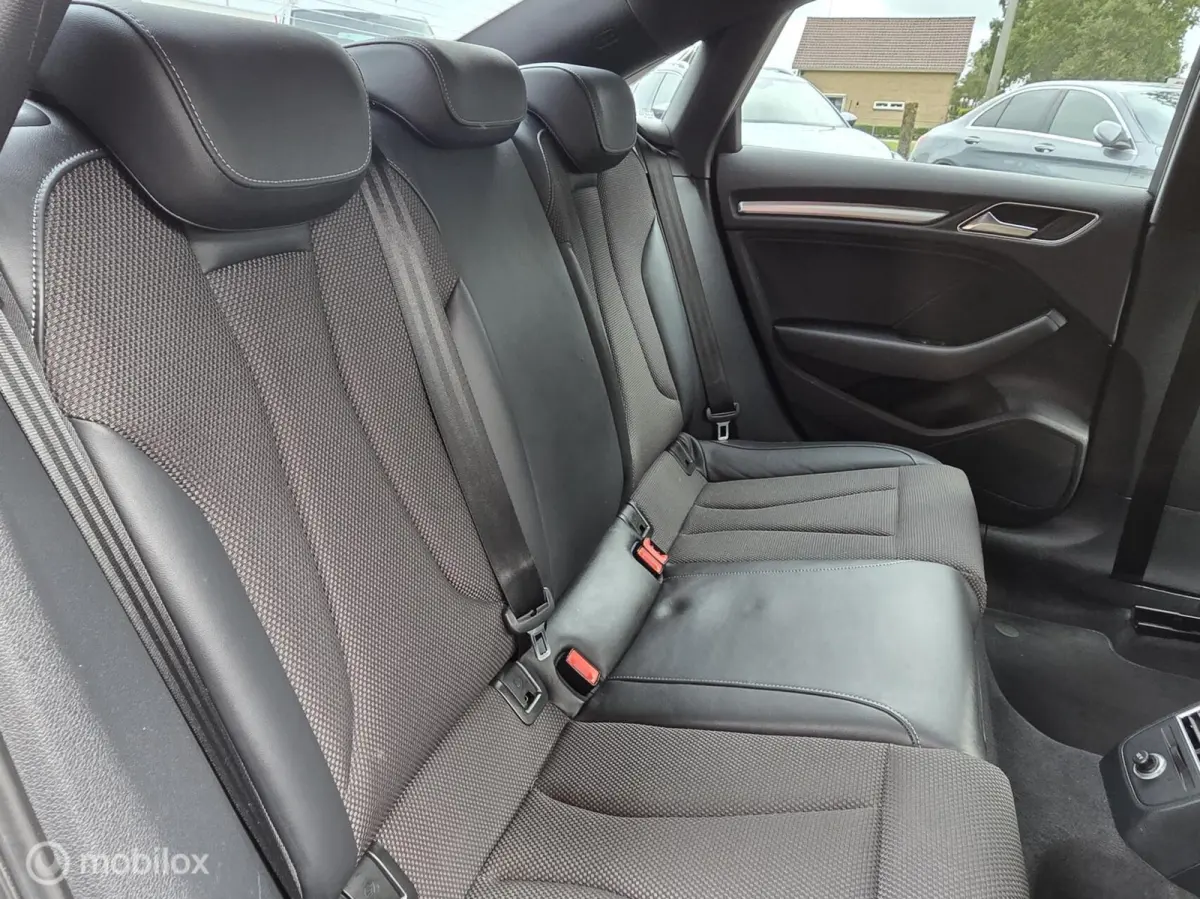 30 TFSI Sport S Line/autom/navi/plaatje!!