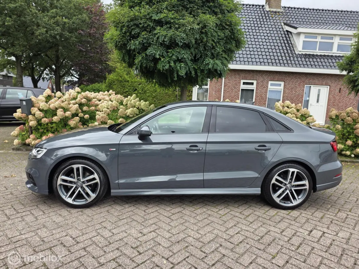 30 TFSI Sport S Line/autom/navi/plaatje!!