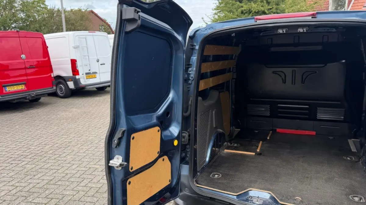 1.5 TDCI 74KW 100PK EURO 6 AIRCO/ CRUISE CONTROL/ CAMERA/ NAVIGATIE/ 100% DEALERONDERHOUDEN
