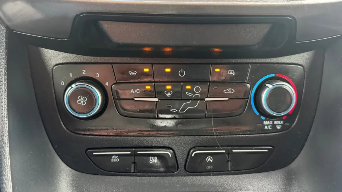 1.5 TDCI 74KW 100PK EURO 6 AIRCO/ CRUISE CONTROL/ CAMERA/ NAVIGATIE/ 100% DEALERONDERHOUDEN