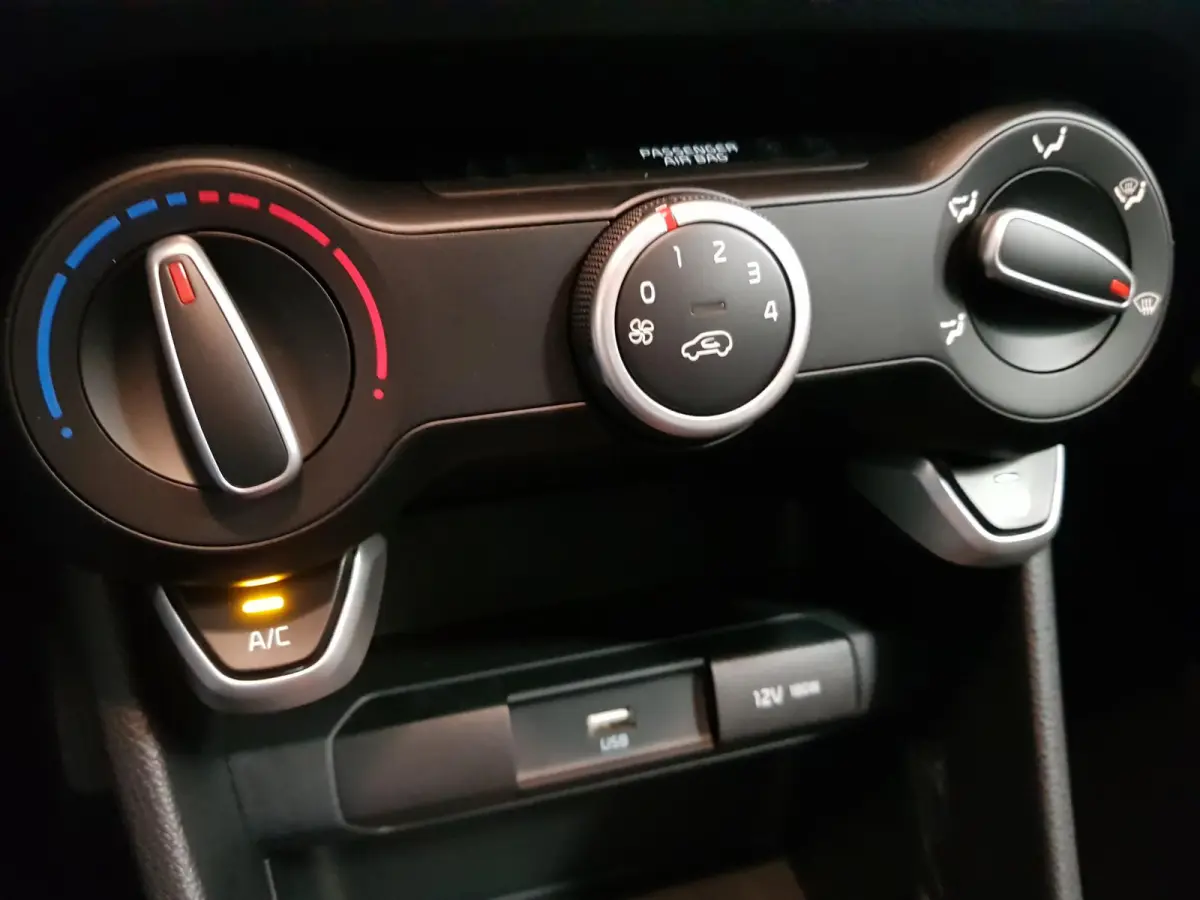 1.0 DPi Automaat DynamicLine Navigatie Apple Carplay/Android Auto Airco Camera DAB Lichtmetalen velgen Bluetooth