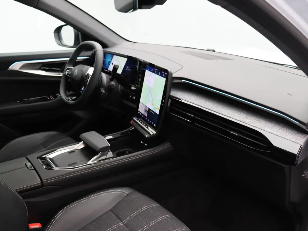 Mild hybrid 160pk X-Tronic techno | 1800kg Geremd | Panoramisch dak | Elek. bedienbare stoelen | Voorruitverwarming | Stoel- en stuurwielverwarming |