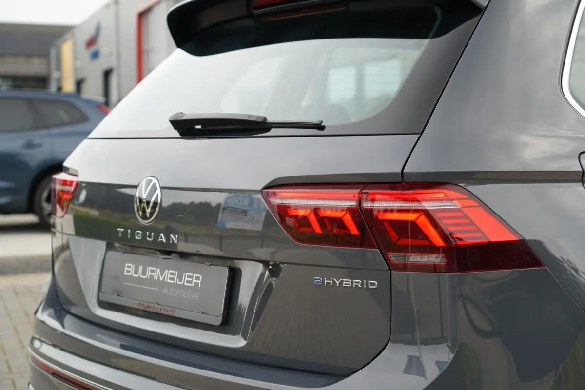 1.4 TSI eHybrid R-Line Business+ | Sfeerverlichting | Stoel en stuurwielverwarming | Dodehoek detectie | Digitaal dashboard | Adaptieve cruise control | Apple CarPlay | Parkeercamera | Clima